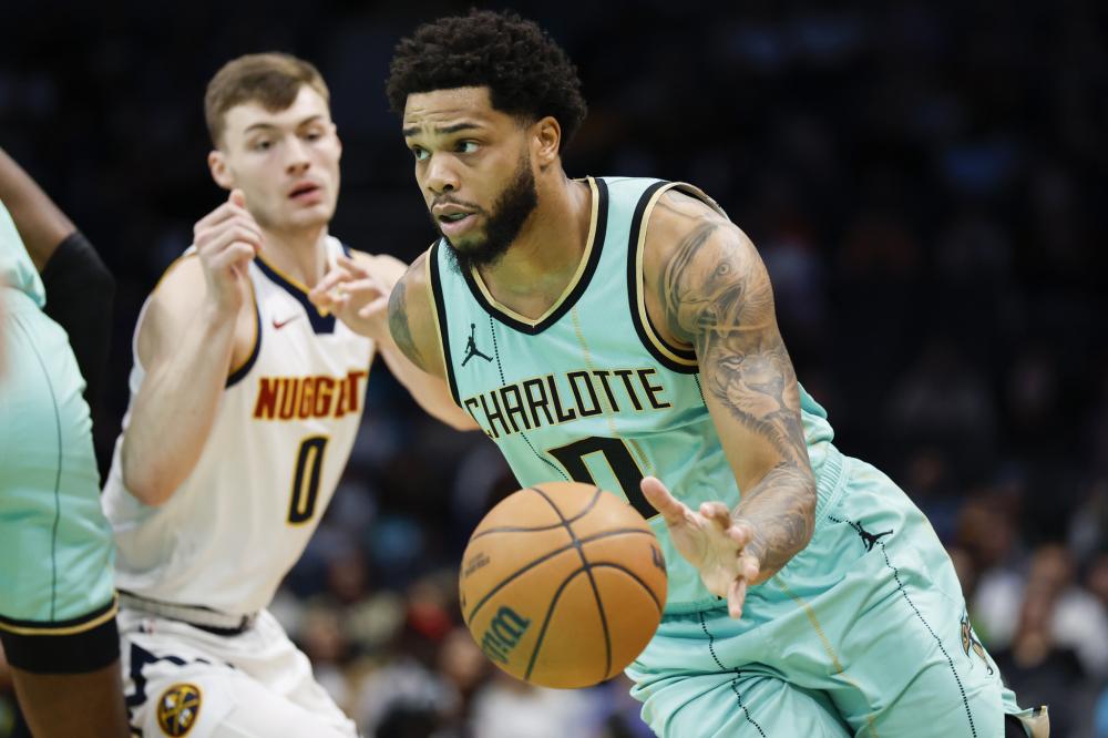 足坛一夜动态：国足出局！亚洲3队直通世界杯 西班牙葡萄牙争冠